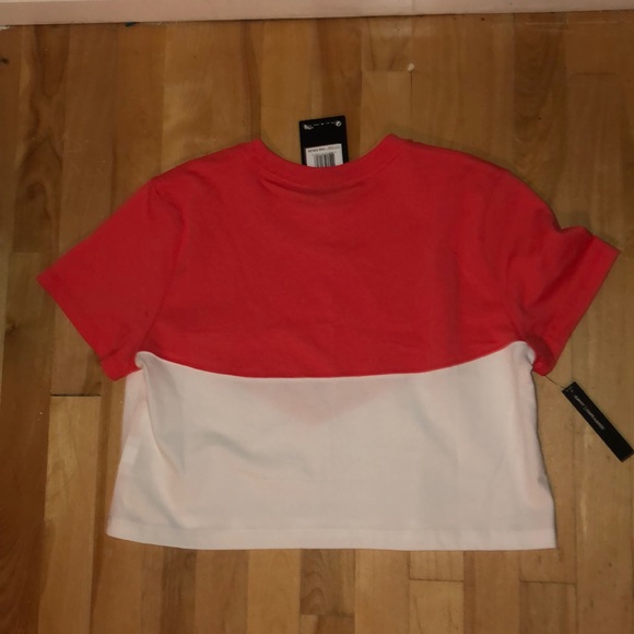 Nike T-Shirt - Picture 2 of 4